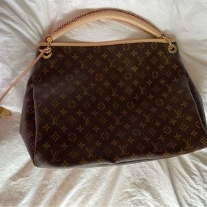 Selling brand new ARTSY MM Monogram